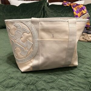 White Tory Burch tote